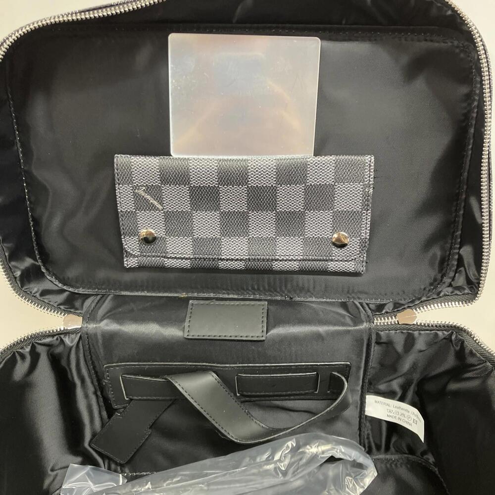 Journeyman Signature Checkered Gray Canvas Luggage Travel Makeup & Bathroom Bag - Picture 9 of 16